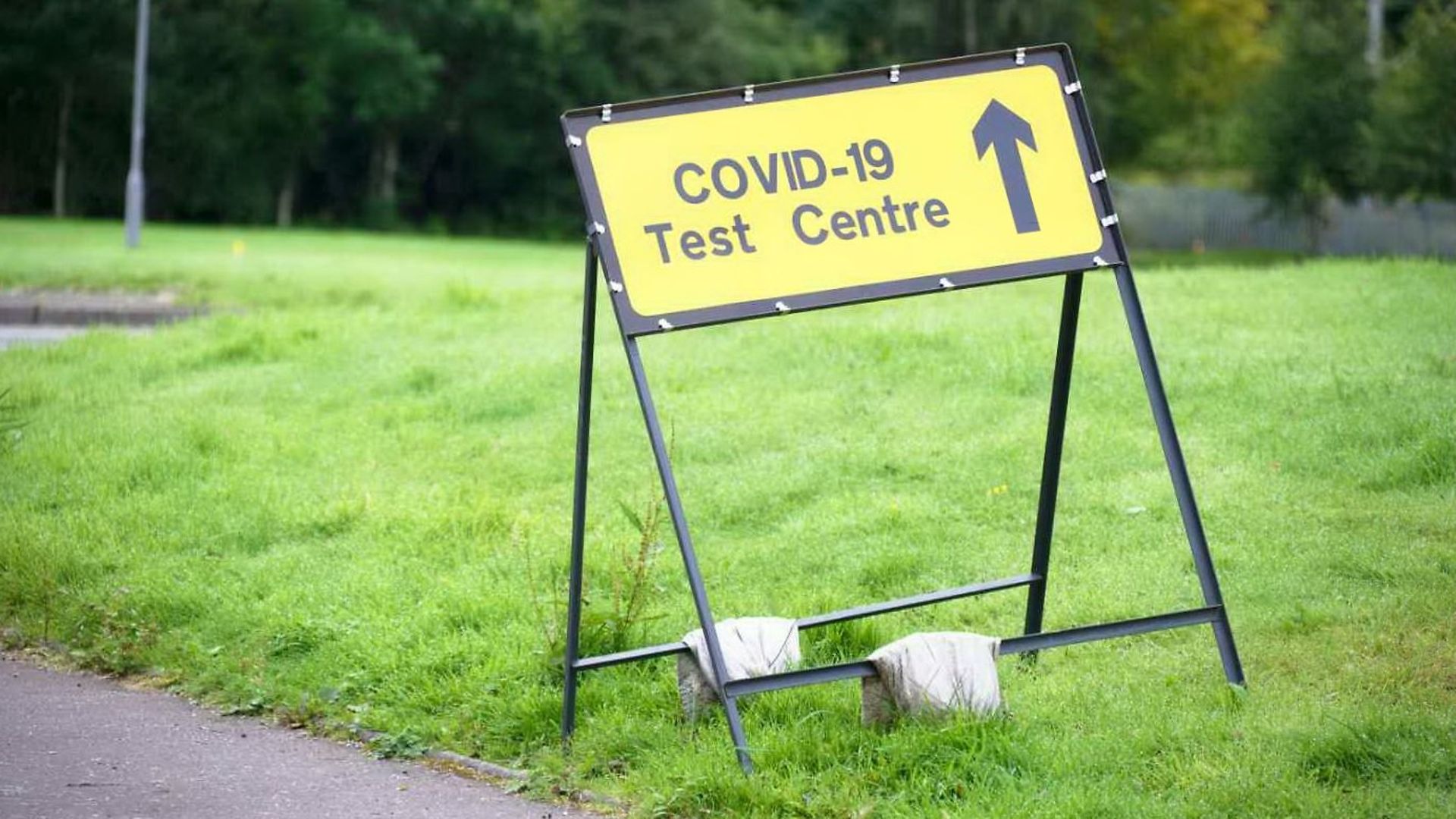 Coronavirus rates are rising again in the UK as we head towards winter - Credit: GettyImages / iStockPhoto / Richard Johnson