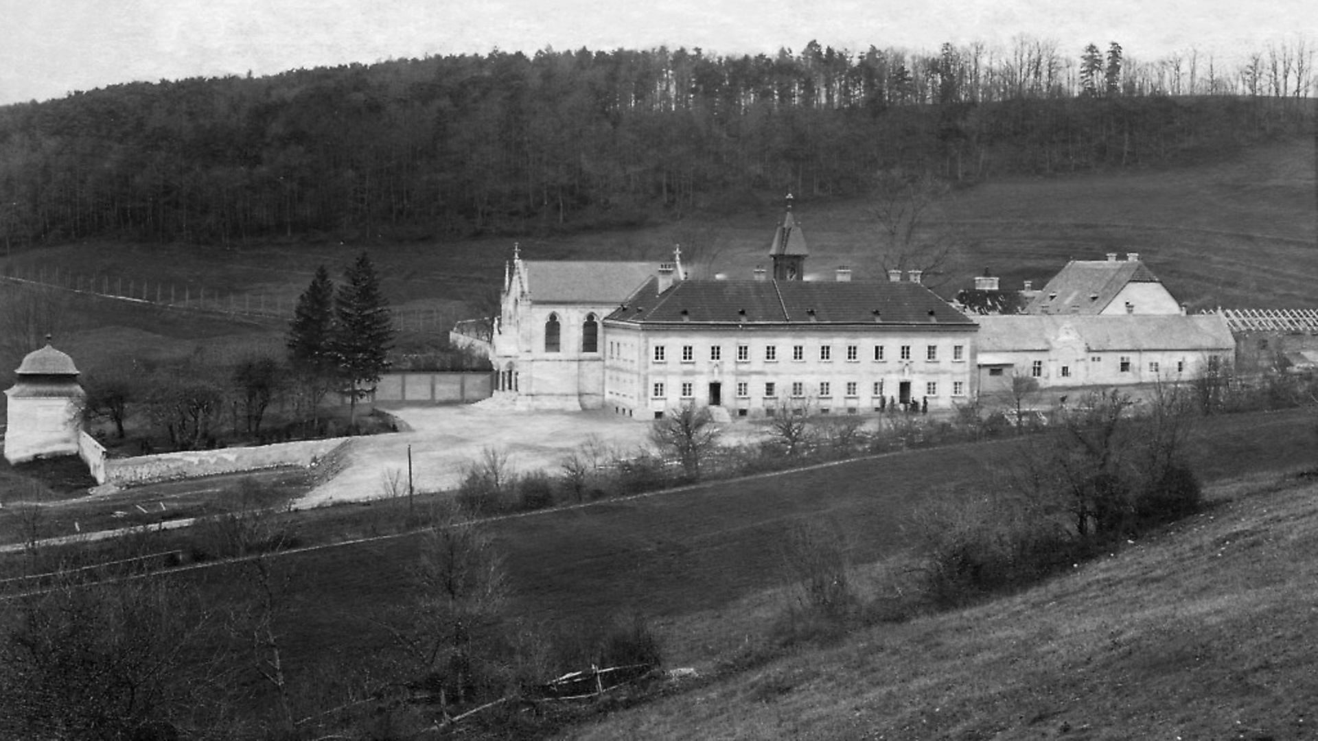 (Eingeschr�nkte Rechte f�r bestimmte redaktionelle Kunden in Deutschland. Limited rights for specific editorial clients in Germany.) Austria - Niederoesterreich Lower Austria - : Mayerling Carmelites church and nunnery, which were built after Rudolf of Habsburg's death at Mayerling hunting lodge - undatedVintage property of ullstein bild (Photo by ullstein bild/ullstein bild via Getty Images) - Credit: ullstein bild via Getty Images