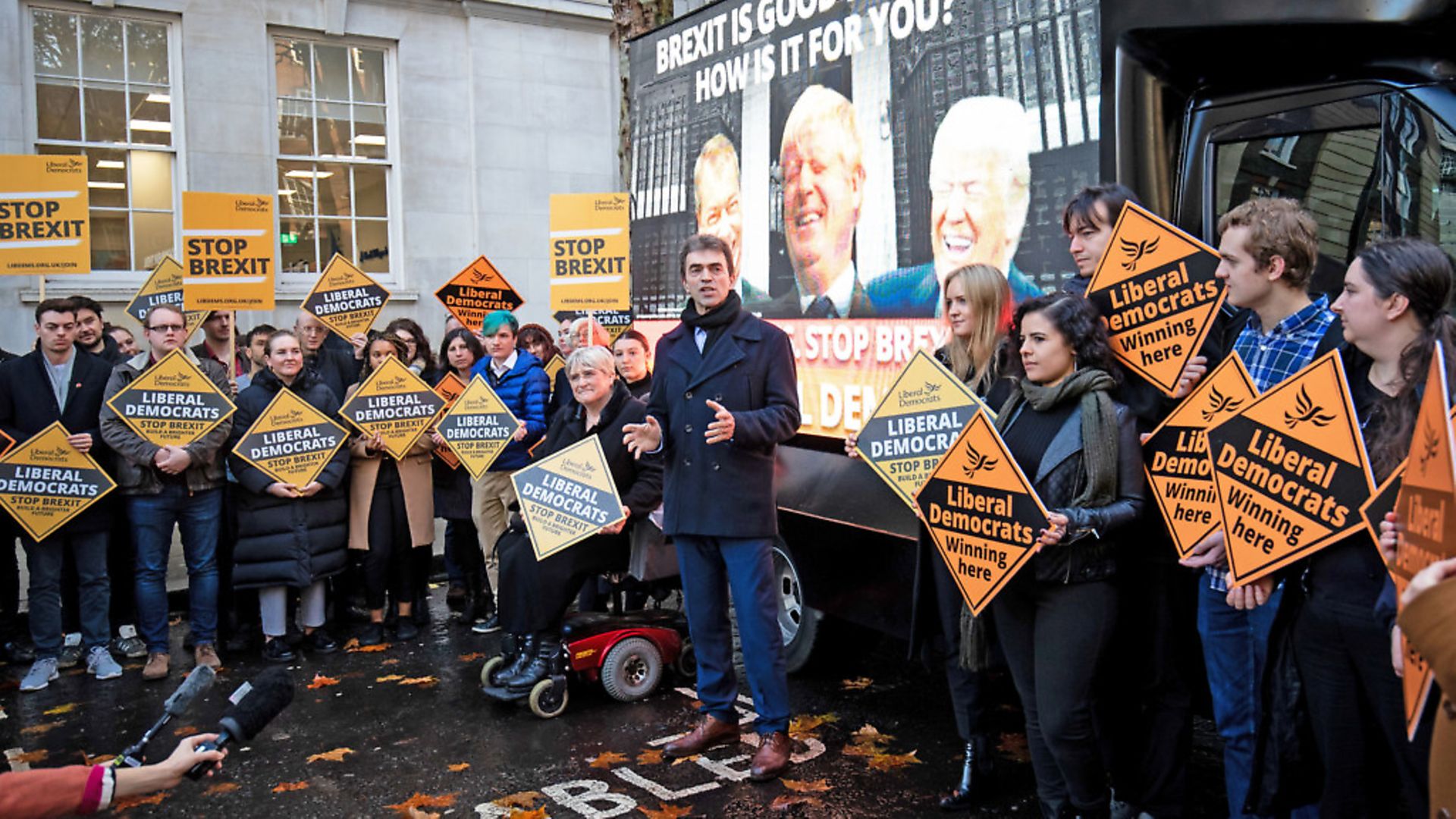 Liberal Democrat Brexit spokesperson Tom Brake (centre) as the party launches four poster vans that are set to tour Liberal Democrat/Conservative marginal seats. Photograph: Aaron Chown/PA Wire. - Credit: PA