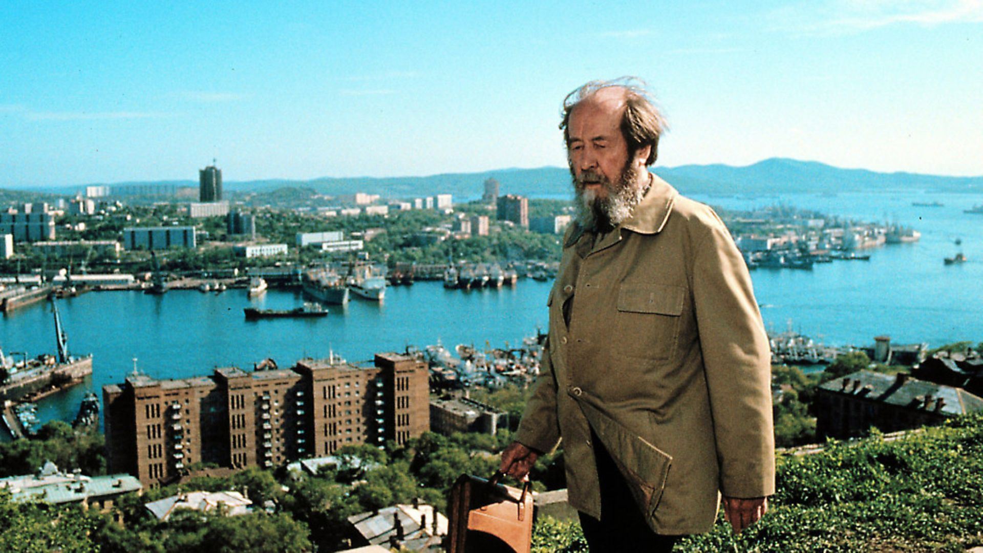 Alexander Solzhenitsyn poses during his journey through Siberia upon his return from the USA on May 30, 1994  in Vladivostock, Siberia, Russia. Photo: Laski Collection/Getty Images - Credit: Getty Images