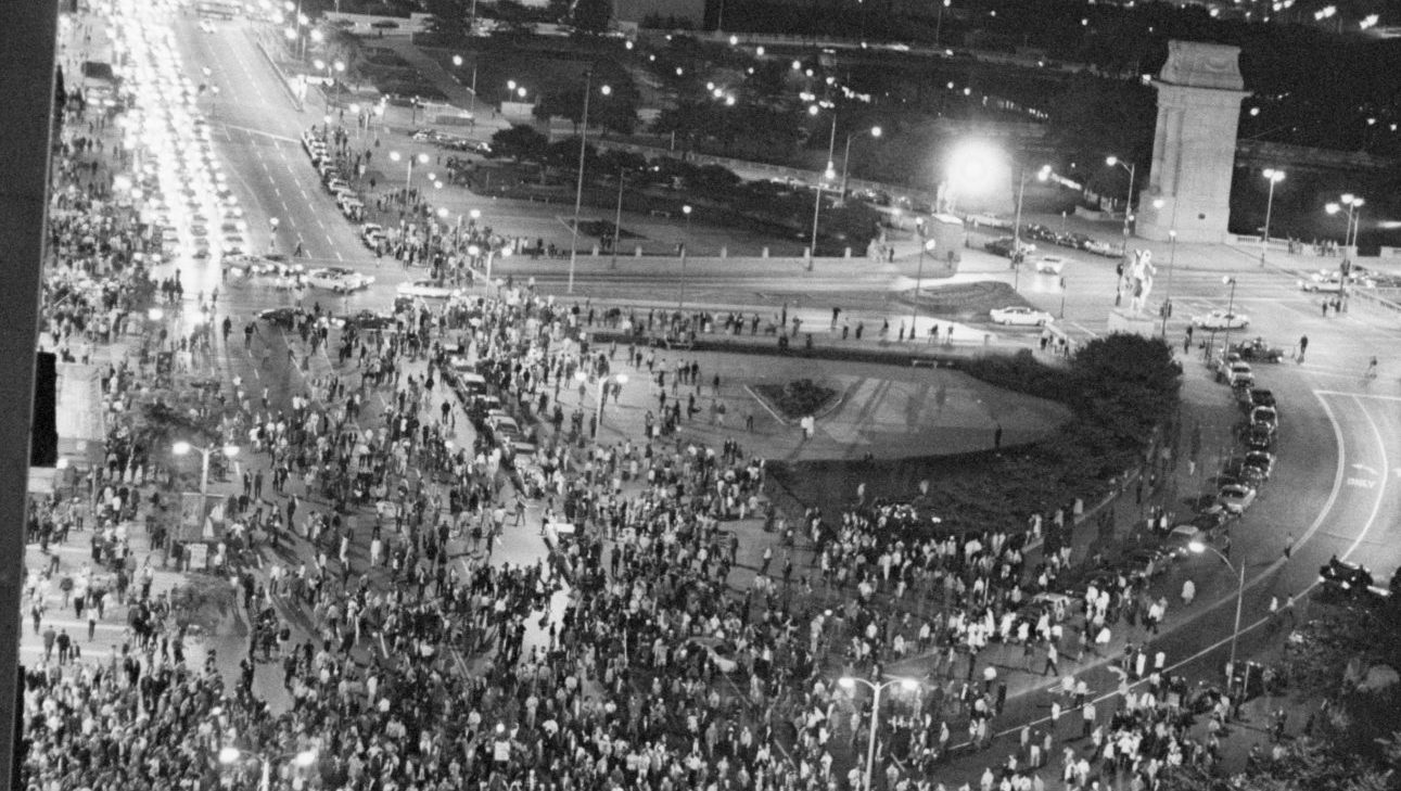 Anti-war protestors (including Bonnie Greer) face down a police line on Chicago’s Michigan Boulevard in 1968
