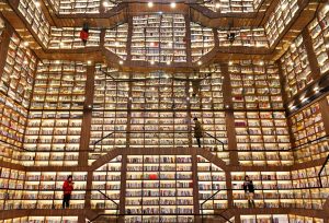 Browsers at the Songpo bookstore in Shaoyang. Literature helped Lijia Zhang learn English, but there are recent government moves to ‘push back’ against the language. Photo: VCG via Getty Images